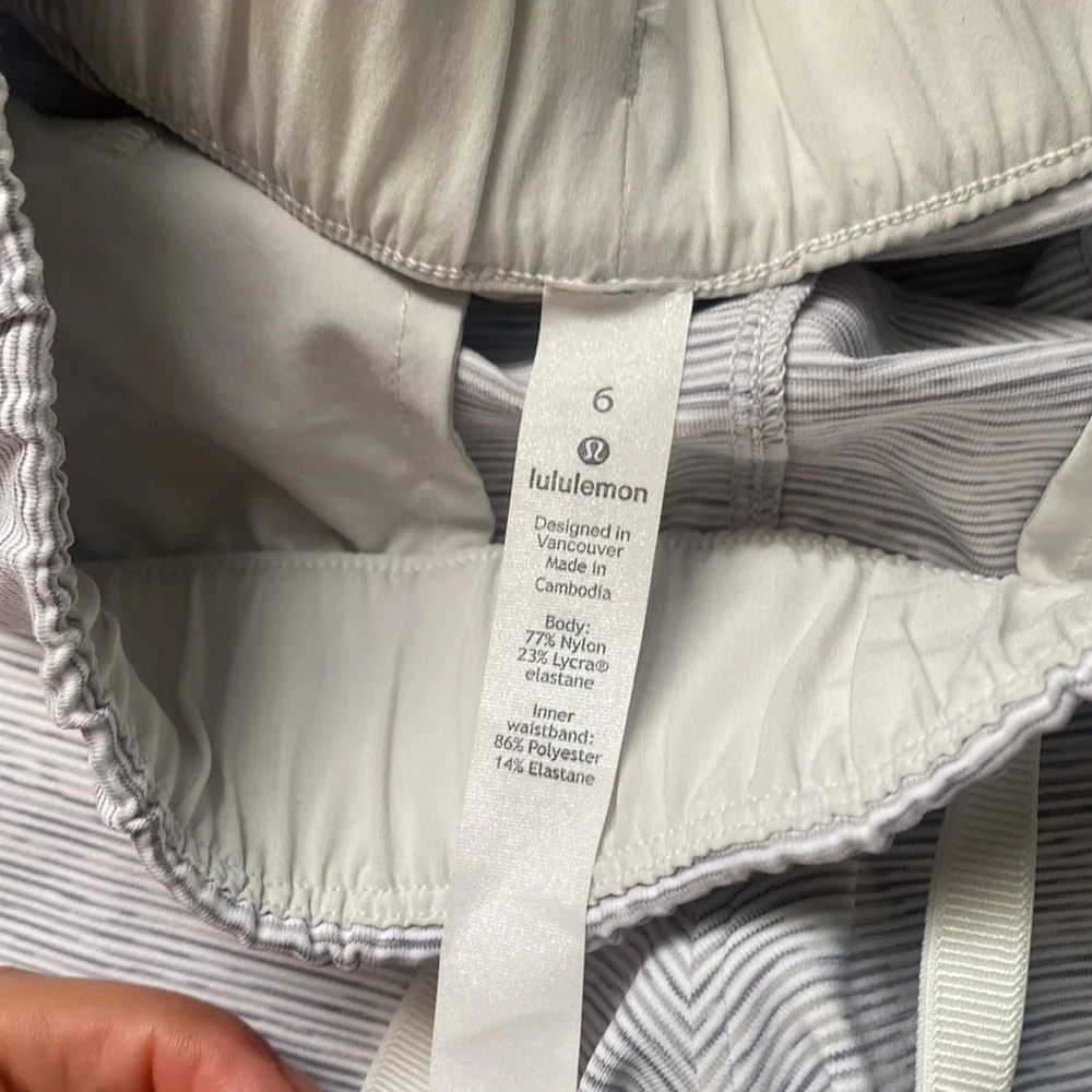 Lululemon On The Fly Pant size 6 - Picture 2 of 5